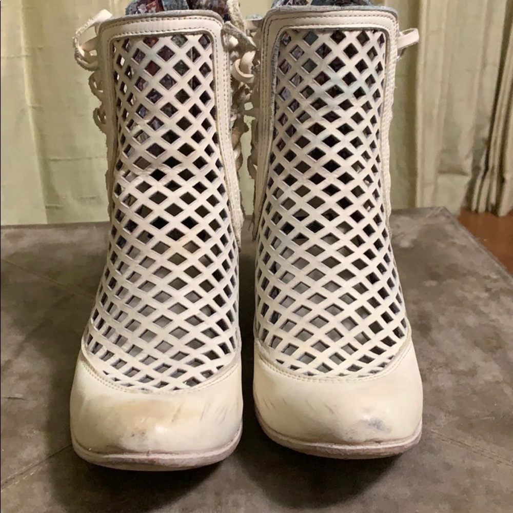 FREEBIRD BY STEVENLazor Leather Ankle Boot